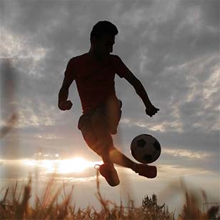 Der Traum Fußballprofi - Eine Frage des Geldes?