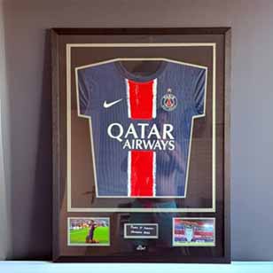 Trikotrahmen – Fußballtrikot stilvoll bewahren (MyGoat)